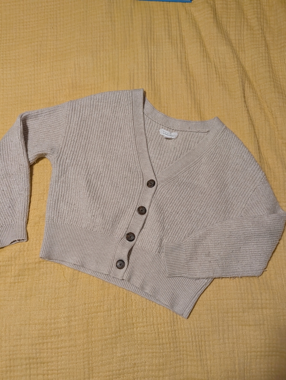 Velvet By Graham&Spencer Beige Cropped V-Neck Button Cardigan Sweater Women's S